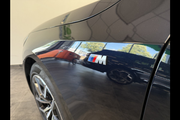 BMW i5 eDrive40 84 kWh Head-Up ACC PDC Trekhaak M-Sport Leder 24 Maanden garantie* (Vraag naar de voorwaarden)