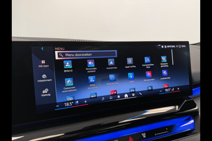 BMW i5 eDrive40 84 kWh Head-Up ACC PDC Trekhaak M-Sport Leder 24 Maanden garantie* (Vraag naar de voorwaarden)