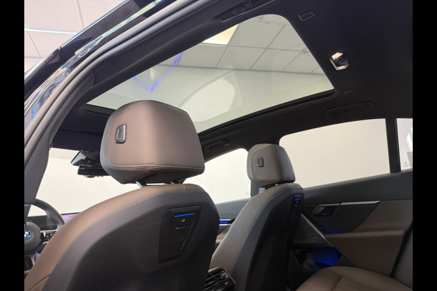 BMW i5 eDrive40 84 kWh Head-Up ACC PDC Trekhaak M-Sport Leder 24 Maanden garantie* (Vraag naar de voorwaarden)