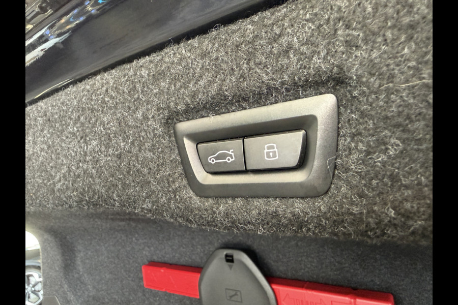 BMW i5 eDrive40 84 kWh Head-Up ACC PDC Trekhaak M-Sport Leder 24 Maanden garantie* (Vraag naar de voorwaarden)