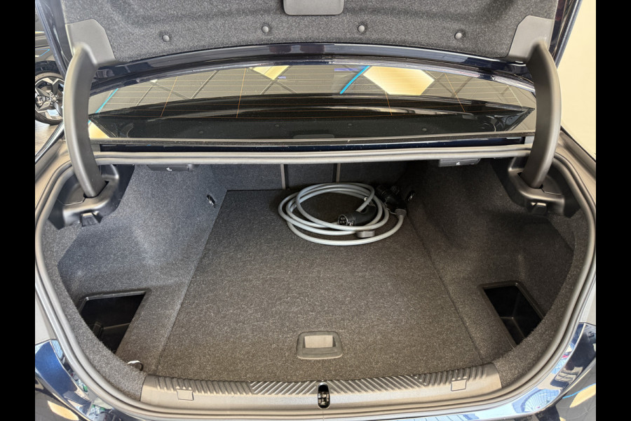 BMW i5 eDrive40 84 kWh Head-Up ACC PDC Trekhaak M-Sport Leder 24 Maanden garantie* (Vraag naar de voorwaarden)
