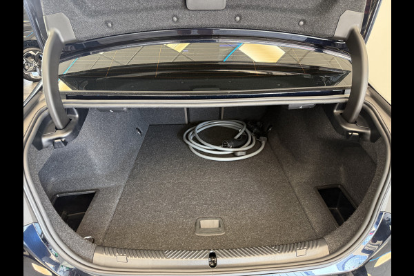 BMW i5 eDrive40 84 kWh Head-Up ACC PDC Trekhaak M-Sport Leder 24 Maanden garantie* (Vraag naar de voorwaarden)