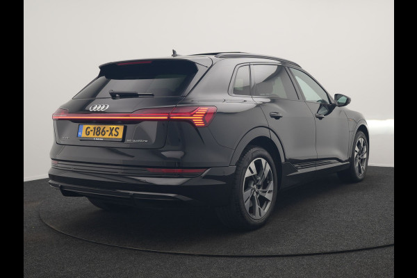 Audi e-tron E-Tron 50 Quattro S Line 71 kWh 313pk | Panodak | Luchtvering | Adaptive Cruise | Alcantara Sportstoelen Memory & Verwarmd | Apple Carplay | Navigatie | 20"L.M |