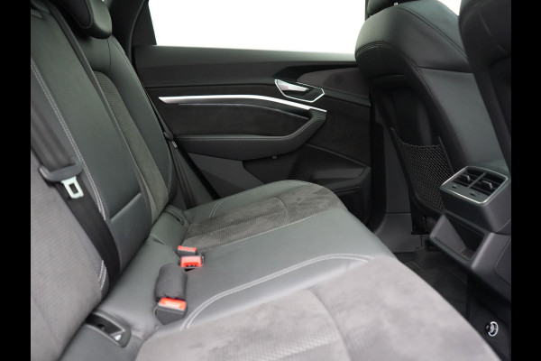Audi e-tron E-Tron 50 Quattro S Line 71 kWh 313pk | Panodak | Luchtvering | Adaptive Cruise | Alcantara Sportstoelen Memory & Verwarmd | Apple Carplay | Navigatie | 20"L.M |