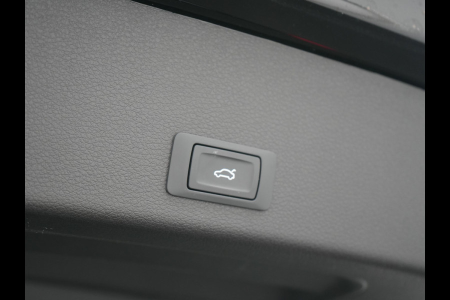 Audi e-tron E-Tron 50 Quattro S Line 71 kWh 313pk | Panodak | Luchtvering | Adaptive Cruise | Alcantara Sportstoelen Memory & Verwarmd | Apple Carplay | Navigatie | 20"L.M |