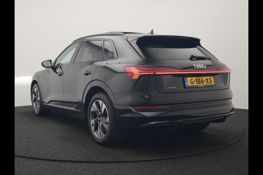 Audi e-tron E-Tron 50 Quattro S Line 71 kWh 313pk | Panodak | Luchtvering | Adaptive Cruise | Alcantara Sportstoelen Memory & Verwarmd | Apple Carplay | Navigatie | 20"L.M |