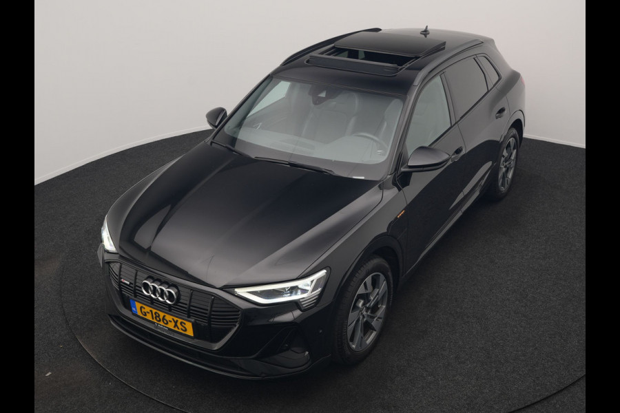 Audi e-tron E-Tron 50 Quattro S Line 71 kWh 313pk | Panodak | Luchtvering | Adaptive Cruise | Alcantara Sportstoelen Memory & Verwarmd | Apple Carplay | Navigatie | 20"L.M |