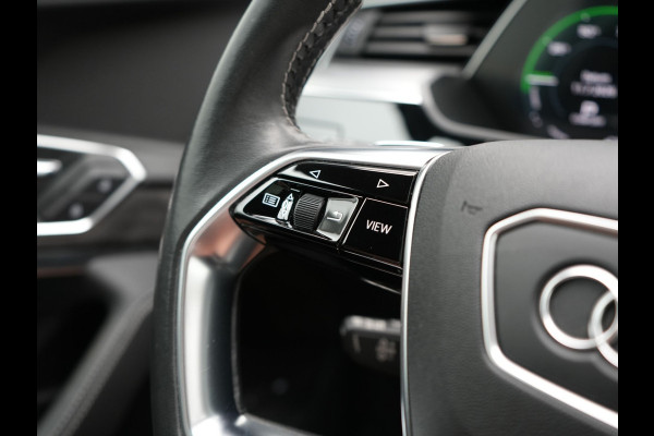 Audi e-tron E-Tron 50 Quattro S Line 71 kWh 313pk | Panodak | Luchtvering | Adaptive Cruise | Alcantara Sportstoelen Memory & Verwarmd | Apple Carplay | Navigatie | 20"L.M |