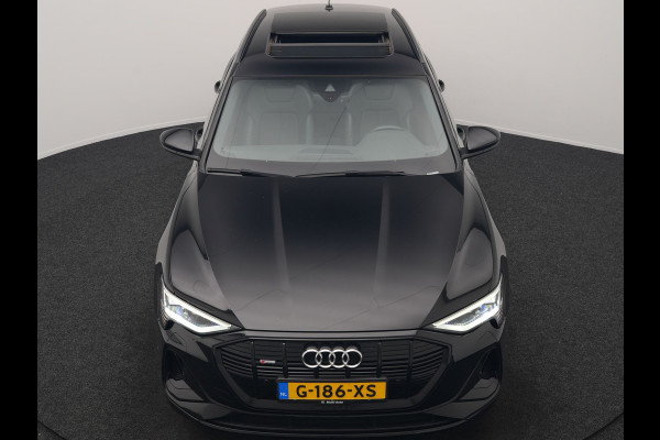 Audi e-tron E-Tron 50 Quattro S Line 71 kWh 313pk | Panodak | Luchtvering | Adaptive Cruise | Alcantara Sportstoelen Memory & Verwarmd | Apple Carplay | Navigatie | 20"L.M |