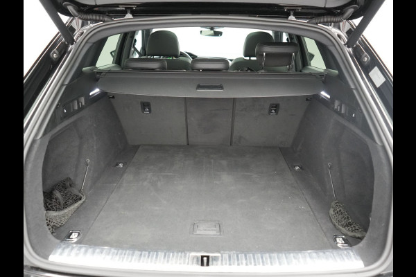 Audi e-tron E-Tron 50 Quattro S Line 71 kWh 313pk | Panodak | Luchtvering | Adaptive Cruise | Alcantara Sportstoelen Memory & Verwarmd | Apple Carplay | Navigatie | 20"L.M |