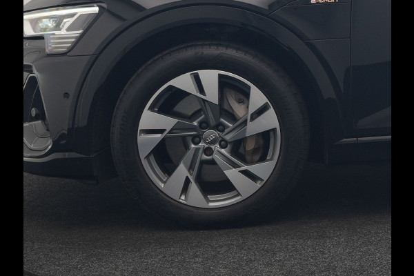 Audi e-tron E-Tron 50 Quattro S Line 71 kWh 313pk | Panodak | Luchtvering | Adaptive Cruise | Alcantara Sportstoelen Memory & Verwarmd | Apple Carplay | Navigatie | 20"L.M |