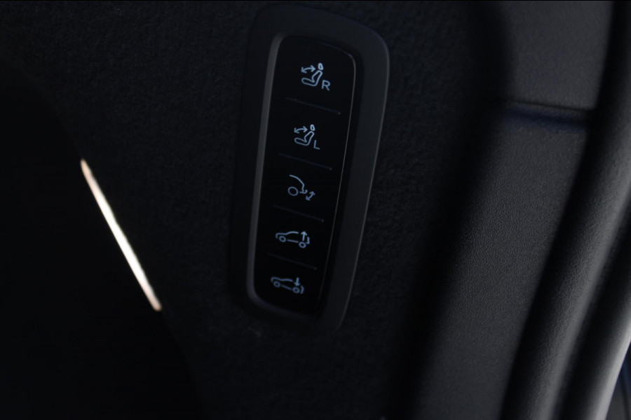 Volvo EX90 408PK Twin Motor Ultra / Panoramadak / Luchtvering / Head-up display / Stoelverwarming en stuurwielverwarming / Massagestoelen / Memory seats / Adaptive cruise control / 360 Camera / elektrische achterklep