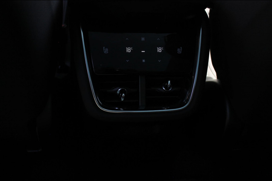 Volvo EX90 408PK Twin Motor Ultra / Panoramadak / Luchtvering / Head-up display / Stoelverwarming en stuurwielverwarming / Massagestoelen / Memory seats / Adaptive cruise control / 360 Camera / elektrische achterklep