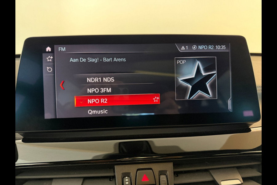 BMW X1 SDrive20i High Executive AIRCO CLIMA NAVI CRUISE PANO LEER STOELVERW HEAD UP TREKHAAK 1800KG CAMERA ELEK KLEP NIEUWSTAAT