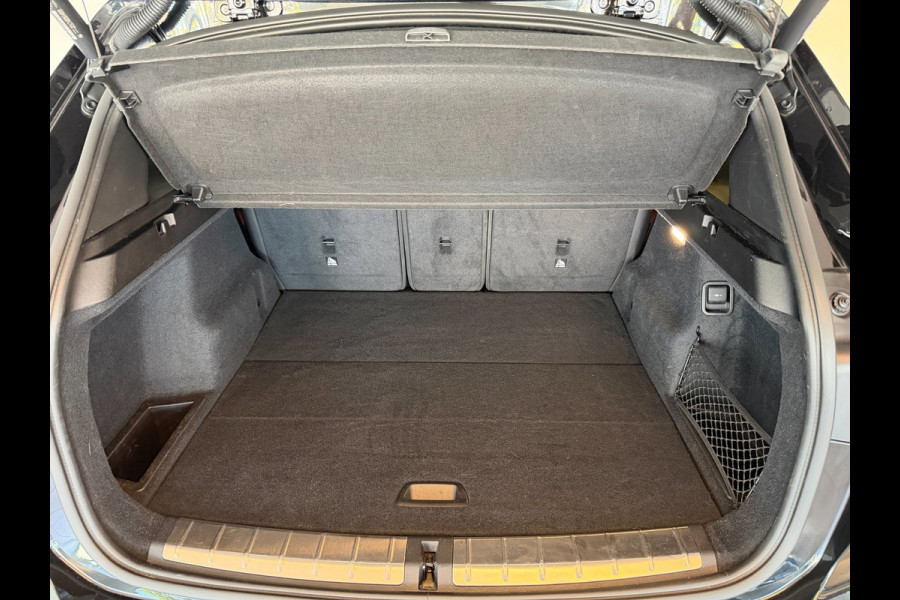 BMW X1 SDrive20i High Executive AIRCO CLIMA NAVI CRUISE PANO LEER STOELVERW HEAD UP TREKHAAK 1800KG CAMERA ELEK KLEP NIEUWSTAAT