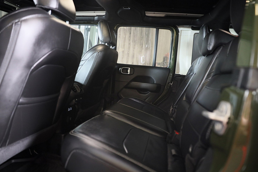 Jeep Wrangler UNLIMITED 4xe 380 Sahara / 360 Camera / Leder / Navi / Ecc / Elek Pakket / Led / Pdc / 18 Inch / TOPSTAAT