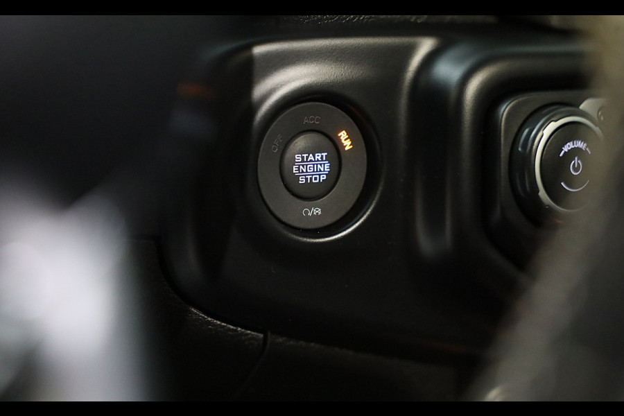 Jeep Wrangler UNLIMITED 4xe 380 Sahara / 360 Camera / Leder / Navi / Ecc / Elek Pakket / Led / Pdc / 18 Inch / TOPSTAAT