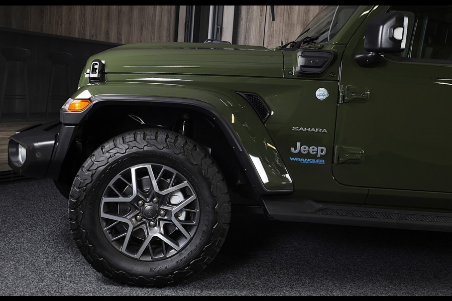 Jeep Wrangler UNLIMITED 4xe 380 Sahara / 360 Camera / Leder / Navi / Ecc / Elek Pakket / Led / Pdc / 18 Inch / TOPSTAAT