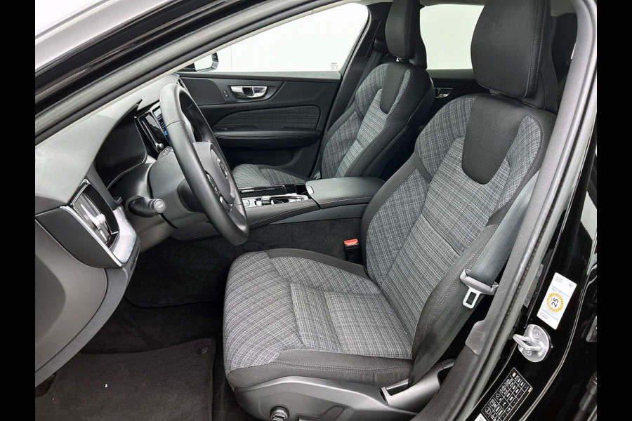 Volvo V60 2.0 T6 Plug-in hybrid AWD Core Bright NAVI & CARPLAY | AD_CRUISE | FULL-LED