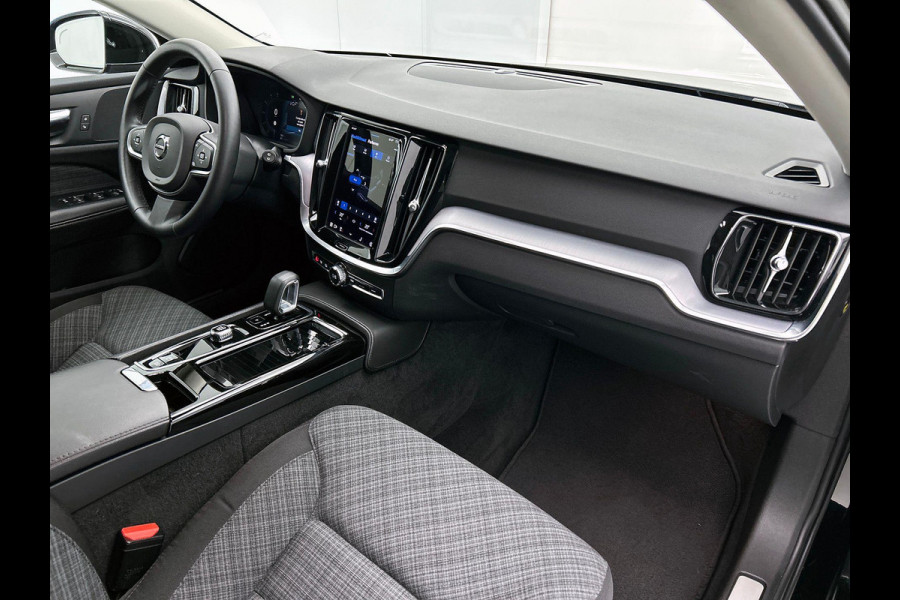 Volvo V60 2.0 T6 Plug-in hybrid AWD Core Bright NAVI & CARPLAY | AD_CRUISE | FULL-LED