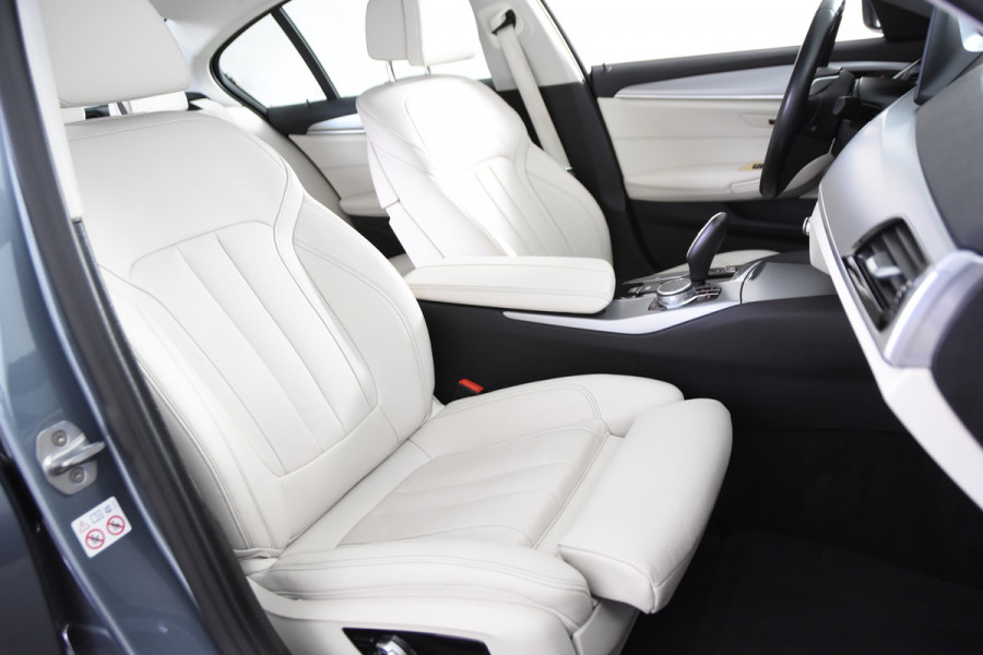 BMW 5 Serie 520i A Luxury *Navigatie*Schuifdak*Memory*
