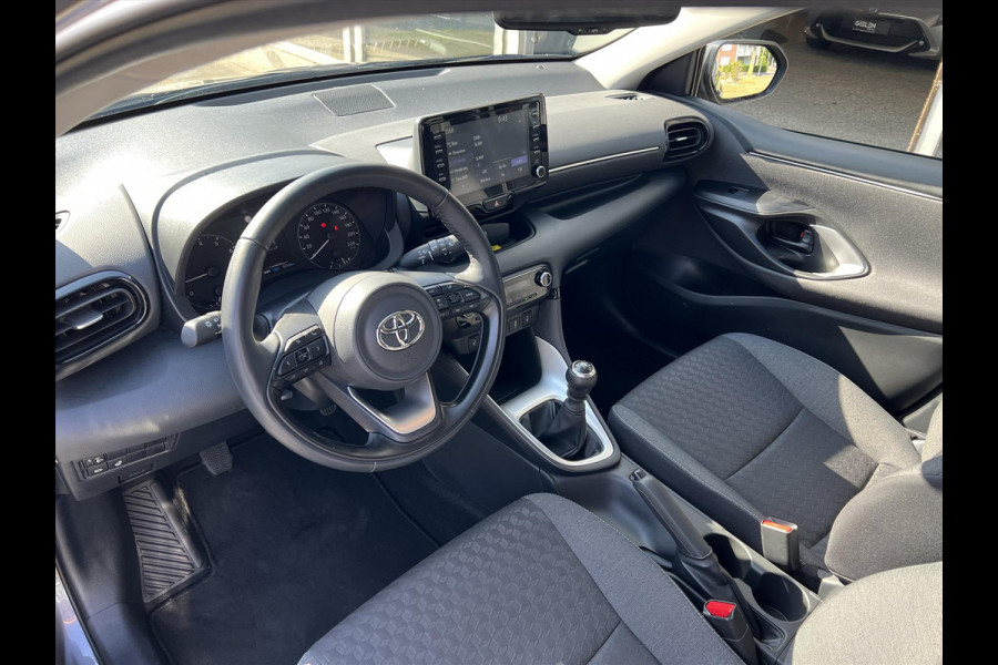 Toyota Yaris 1.5 VVT-i 125pk Dynamic | Stoel + stuurverwarming, Climate control, Adaptieve cruise control, Lichtmetalen velgen