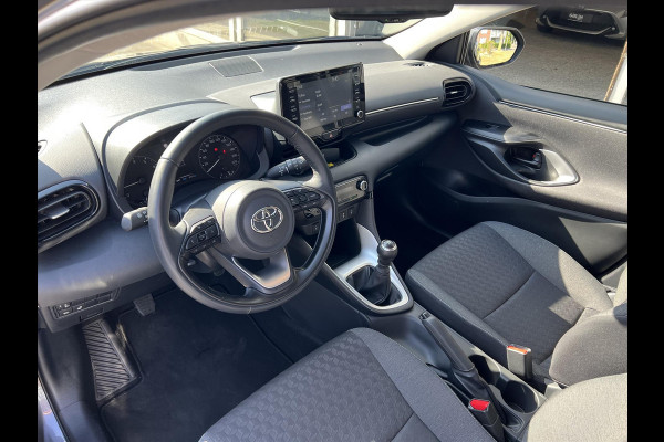 Toyota Yaris 1.5 VVT-i 125pk Dynamic | Stoel + stuurverwarming, Climate control, Adaptieve cruise control, Lichtmetalen velgen