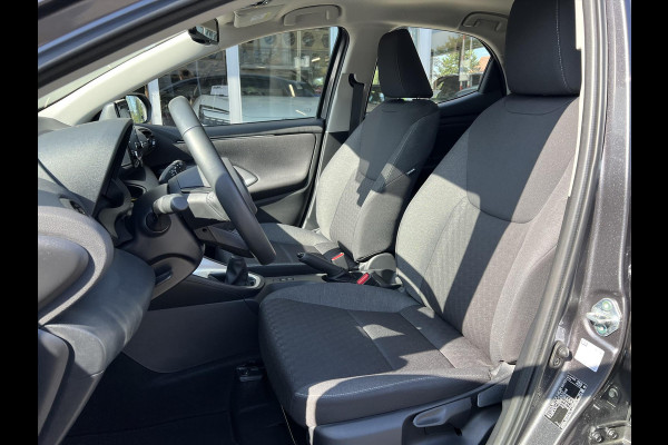 Toyota Yaris 1.5 VVT-i 125pk Dynamic | Stoel + stuurverwarming, Climate control, Adaptieve cruise control, Lichtmetalen velgen