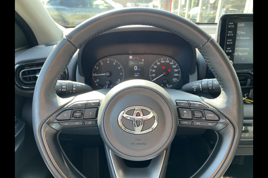 Toyota Yaris 1.5 VVT-i 125pk Dynamic | Stoel + stuurverwarming, Climate control, Adaptieve cruise control, Lichtmetalen velgen