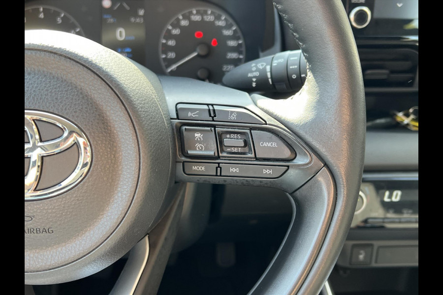 Toyota Yaris 1.5 VVT-i 125pk Dynamic | Stoel + stuurverwarming, Climate control, Adaptieve cruise control, Lichtmetalen velgen