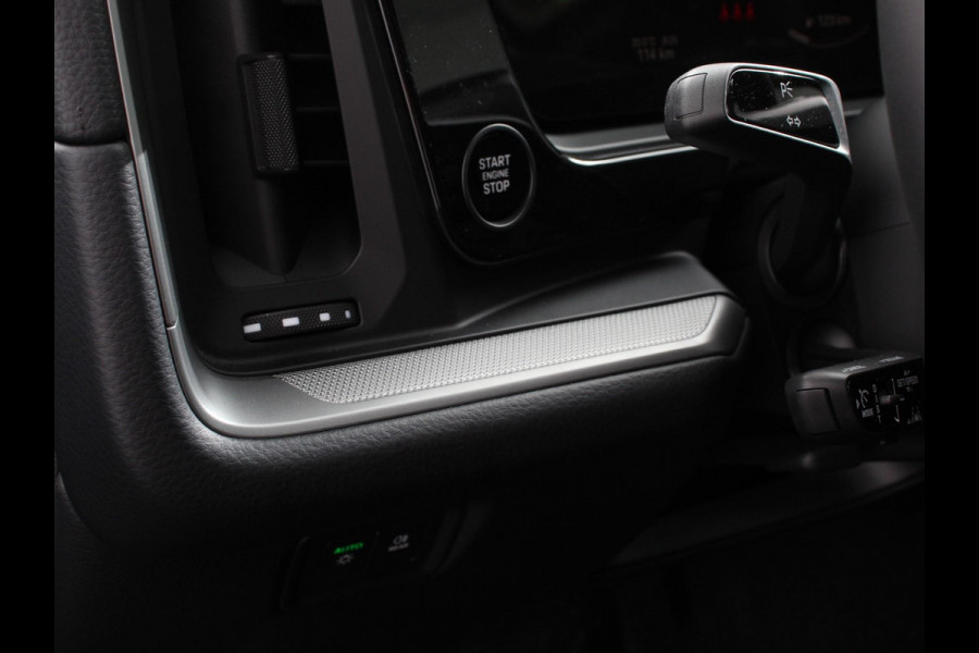 Porsche Cayenne 3.0 E-Hybrid Luchtvering Leder Panoramadak Camera Navigatie Elektrische comfortstoelen DAB+ Led Adaptieve cruise control Climate control Lichtmetalen velgen Apple Carplay/ Android Auto