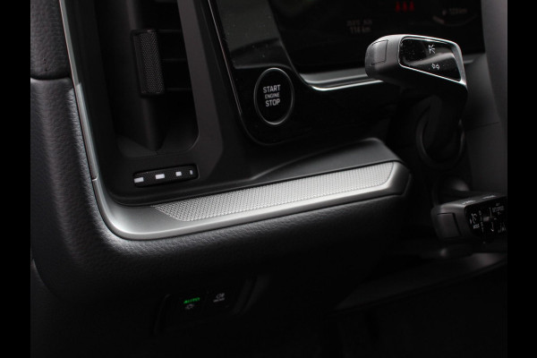 Porsche Cayenne 3.0 E-Hybrid Luchtvering Leder Panoramadak Camera Navigatie Elektrische comfortstoelen DAB+ Led Adaptieve cruise control Climate control Lichtmetalen velgen Apple Carplay/ Android Auto