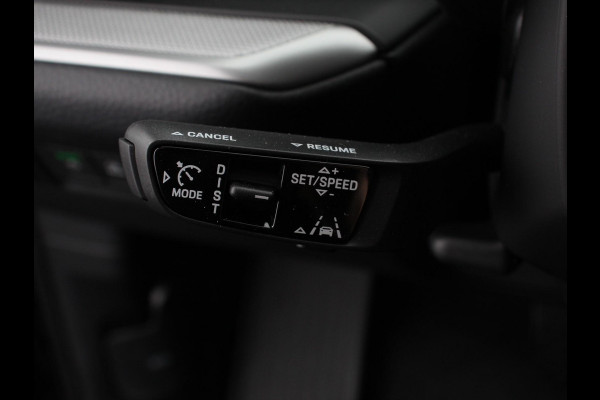 Porsche Cayenne 3.0 E-Hybrid Luchtvering Leder Panoramadak Camera Navigatie Elektrische comfortstoelen DAB+ Led Adaptieve cruise control Climate control Lichtmetalen velgen Apple Carplay/ Android Auto