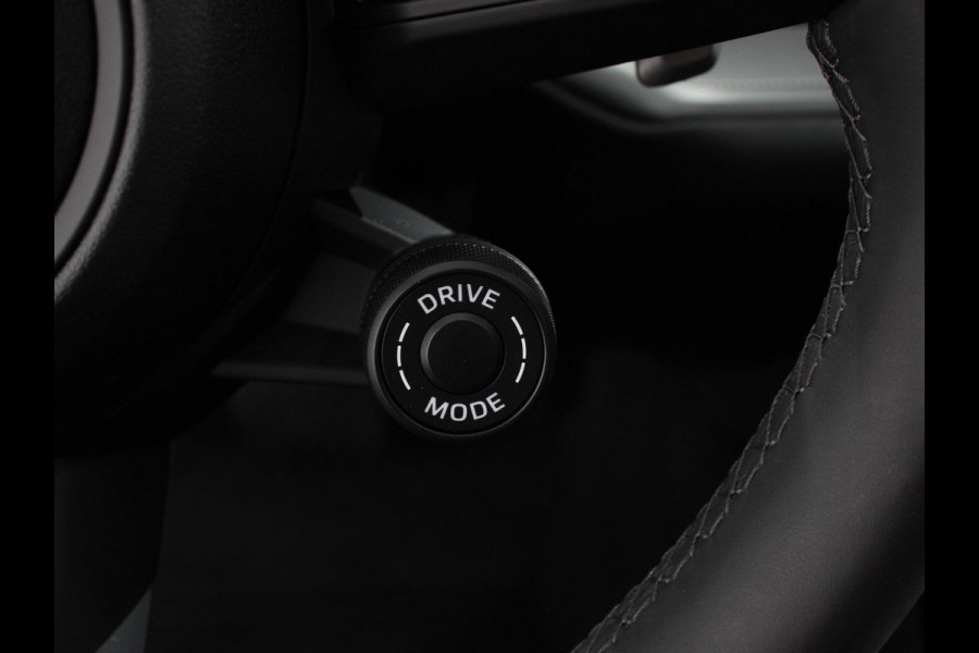 Porsche Cayenne 3.0 E-Hybrid Luchtvering Leder Panoramadak Camera Navigatie Elektrische comfortstoelen DAB+ Led Adaptieve cruise control Climate control Lichtmetalen velgen Apple Carplay/ Android Auto