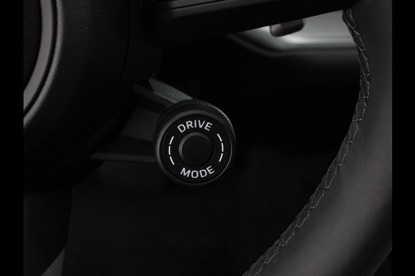 Porsche Cayenne 3.0 E-Hybrid Luchtvering Leder Panoramadak Camera Navigatie Elektrische comfortstoelen DAB+ Led Adaptieve cruise control Climate control Lichtmetalen velgen Apple Carplay/ Android Auto