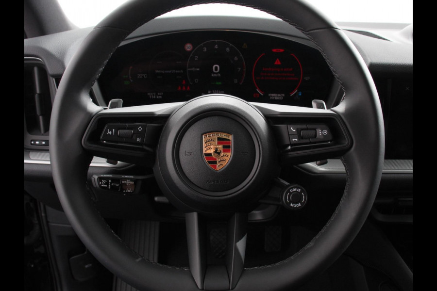 Porsche Cayenne 3.0 E-Hybrid Luchtvering Leder Panoramadak Camera Navigatie Elektrische comfortstoelen DAB+ Led Adaptieve cruise control Climate control Lichtmetalen velgen Apple Carplay/ Android Auto