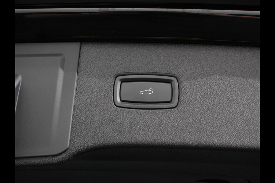 Porsche Cayenne 3.0 E-Hybrid Luchtvering Leder Panoramadak Camera Navigatie Elektrische comfortstoelen DAB+ Led Adaptieve cruise control Climate control Lichtmetalen velgen Apple Carplay/ Android Auto