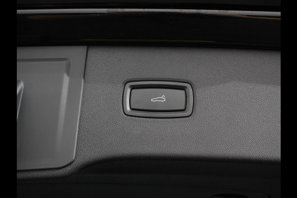 Porsche Cayenne 3.0 E-Hybrid Luchtvering Leder Panoramadak Camera Navigatie Elektrische comfortstoelen DAB+ Led Adaptieve cruise control Climate control Lichtmetalen velgen Apple Carplay/ Android Auto