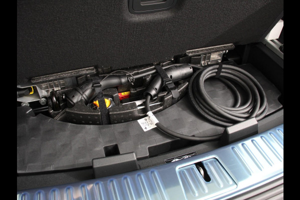Porsche Cayenne 3.0 E-Hybrid Luchtvering Leder Panoramadak Camera Navigatie Elektrische comfortstoelen DAB+ Led Adaptieve cruise control Climate control Lichtmetalen velgen Apple Carplay/ Android Auto
