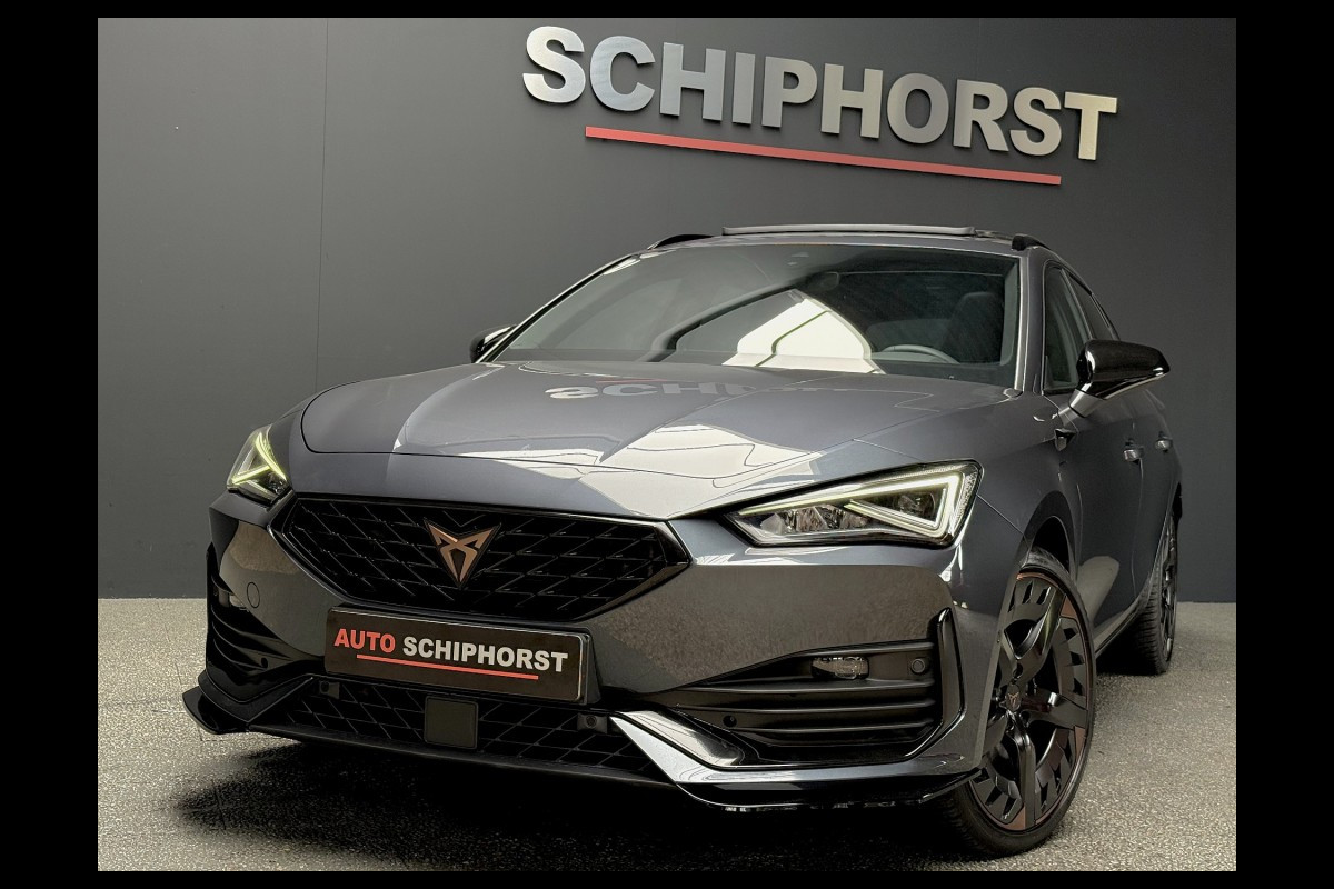 CUPRA Leon Sportstourer Sportstourer 1.4 e-Hybrid VZ Copper Panorama Matrix LED volleder BTW ACC 19 inchCarPlay