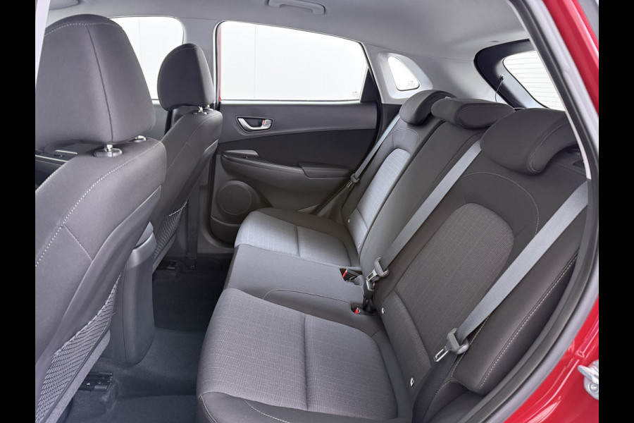Hyundai Kona 1.6GDI HEV Hybride Autom. Trekhaak Adap.Cruise Camera Apple Carplay Android Auto Navi Ecc Pdc Comfort Smart Led Lmv 16" DAB Krell®-Audio Lane Assist Isofix Rijstrooksensor 1.300KG Trekgewicht 1e Eigenaar Origineel Nederlandse Auto