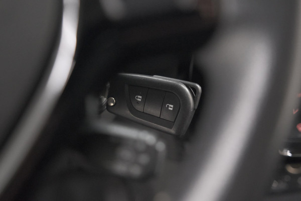 Peugeot 108 1.0 e-VTi Allure | Camera | Climate Control | DAB+ | 15 Inch Lichtmetalen Velgen