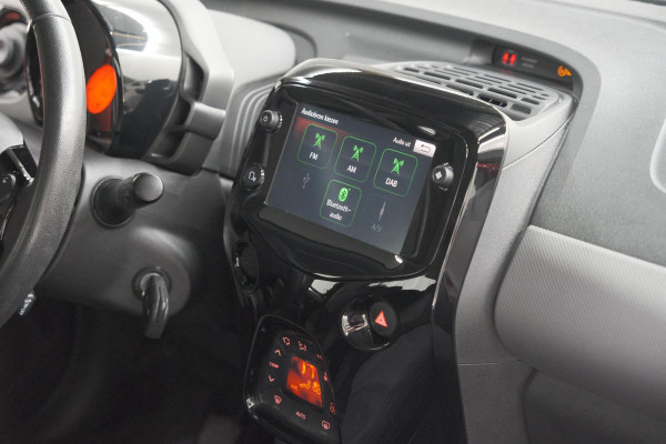 Peugeot 108 1.0 e-VTi Allure | Camera | Climate Control | DAB+ | 15 Inch Lichtmetalen Velgen