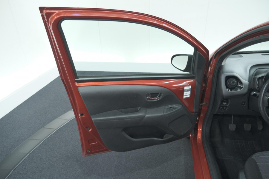 Peugeot 108 1.0 e-VTi Allure | Camera | Climate Control | DAB+ | 15 Inch Lichtmetalen Velgen