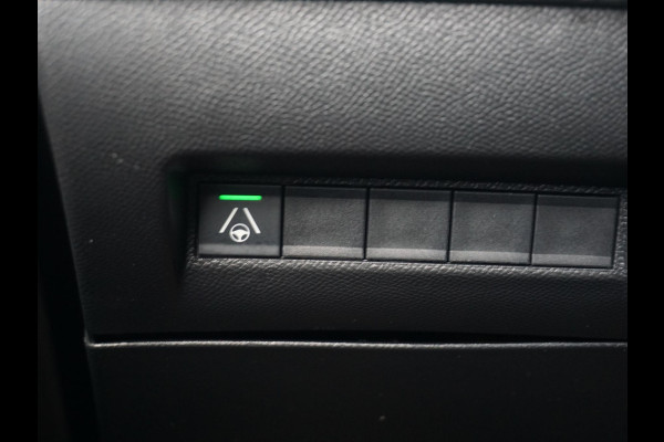 Peugeot e-2008 EV GT Avantage 54 kWh 360 camera