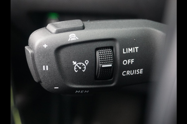 Peugeot e-2008 EV GT Avantage 54 kWh 360 camera