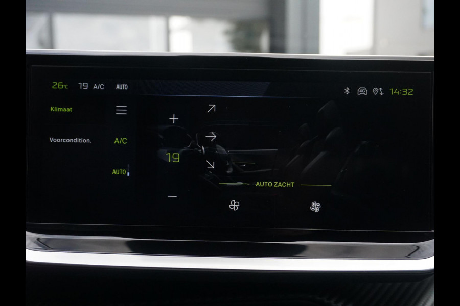 Peugeot e-2008 EV GT Avantage 54 kWh 360 camera
