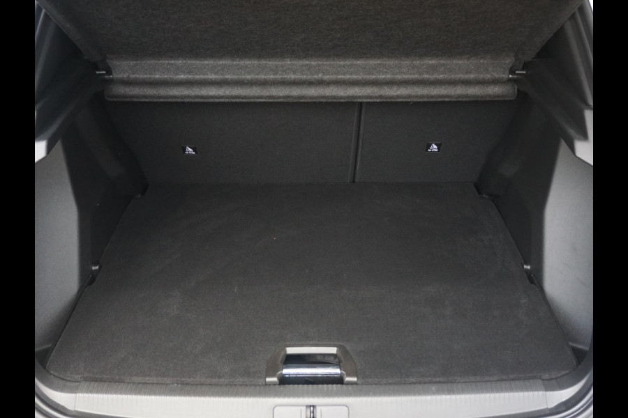 Peugeot e-2008 EV GT Avantage 54 kWh 360 camera