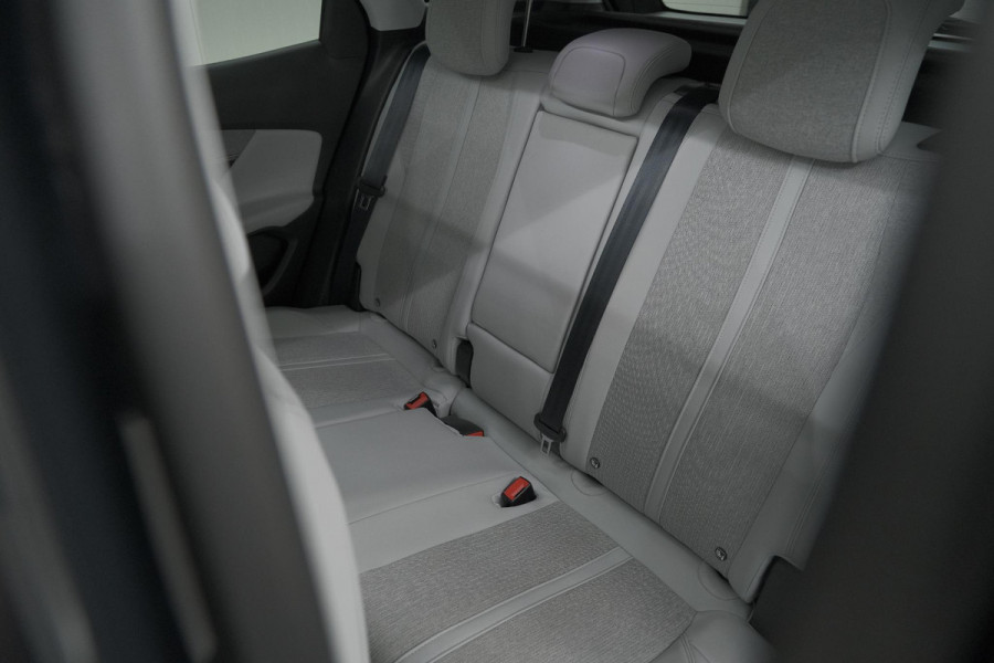 Peugeot 3008 1.6 PureTech 180 Allure | 1.500 KG Trekgewicht | Schuif-Kantel dak |  Dodehoekdetectie | Camera