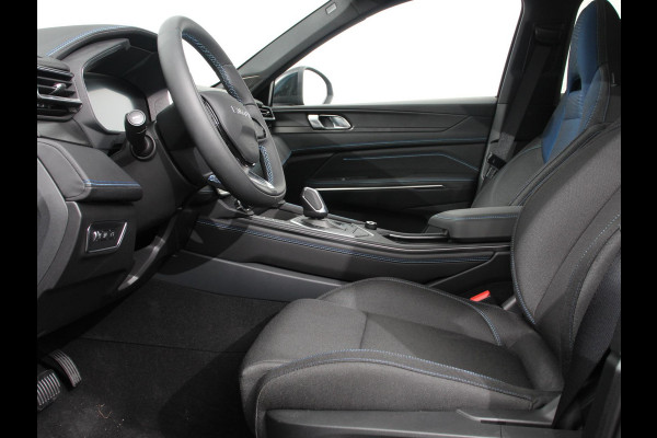 Lynk & Co 01 1.5 192KW PHEV Panoramadak Navigatie Apple Carplay/ Android Auto Camera Parkeersensoren Adaptive Cruise Control Memory stoelen verwarmbaar Full Led Climate Control Lichtmetalen velgen
